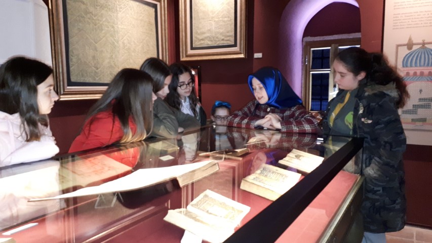 Ebru Kulübü El Yazmaları Müzesi'nde... 