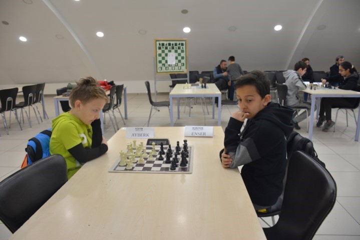 "Ortaokul Hızlı Satranç Turnuvası" büyük bir heyecanla gerçekleşti.