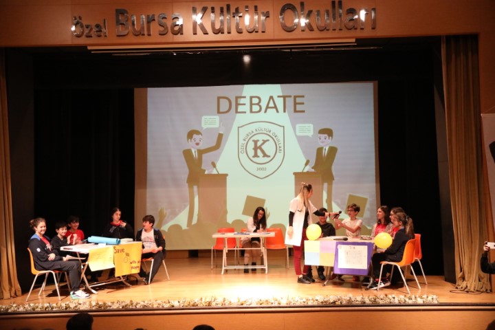 7. Sınıf Öğrencilerimizin "Debate" Heyecanı...