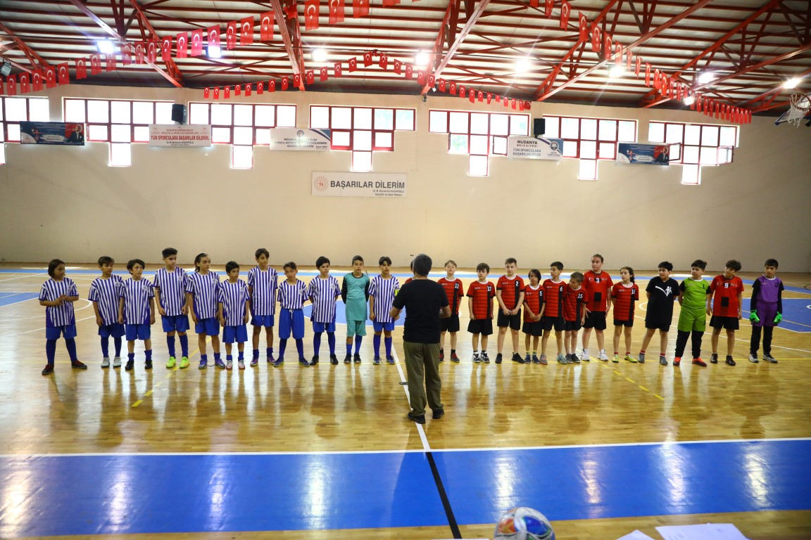  "Futsal Küçük Erkek Takımımız" bir üst tura çıkmaya hak kazandı. 