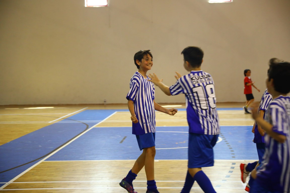  "Futsal Küçük Erkek Takımımız" bir üst tura çıkmaya hak kazandı. 