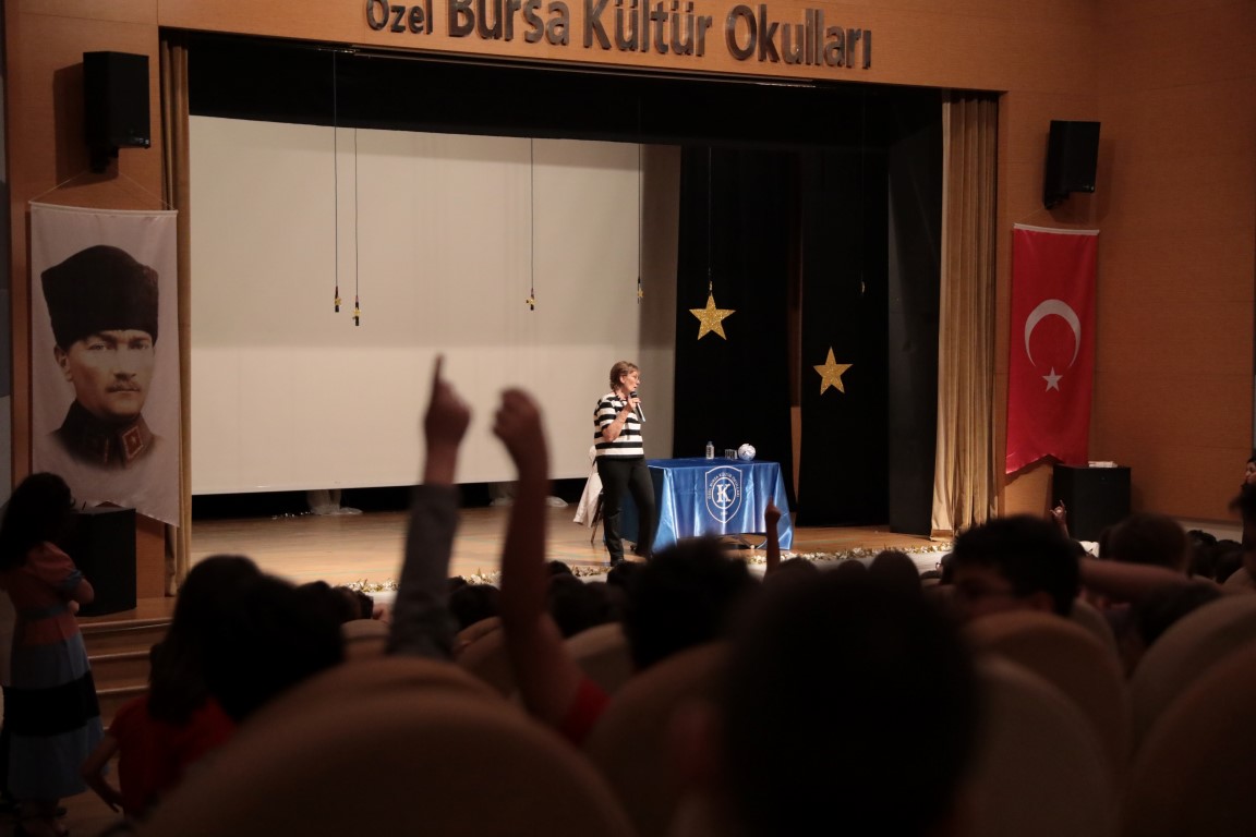 Yazar Nilgün Ilgaz Kültür Okulları'nda.. 