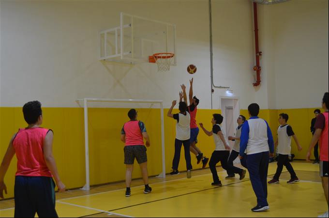 9. ve 10. Sınıflar Arası Basketbol Turnuvasının İlk Turu Başladı
