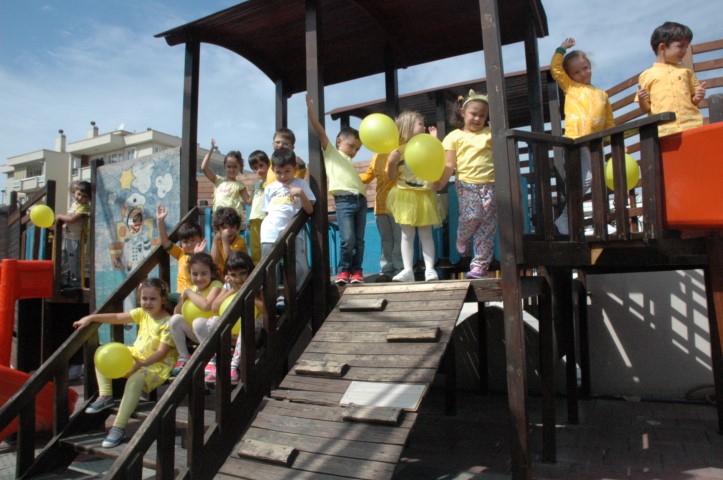 Kültür Anaokulunda Sarı Renk Günü Partisi (Yellow Day Party)