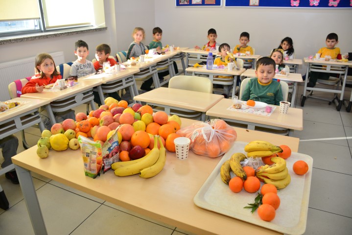 1. Sınıflarımız Sağlıklı Besleniyor...