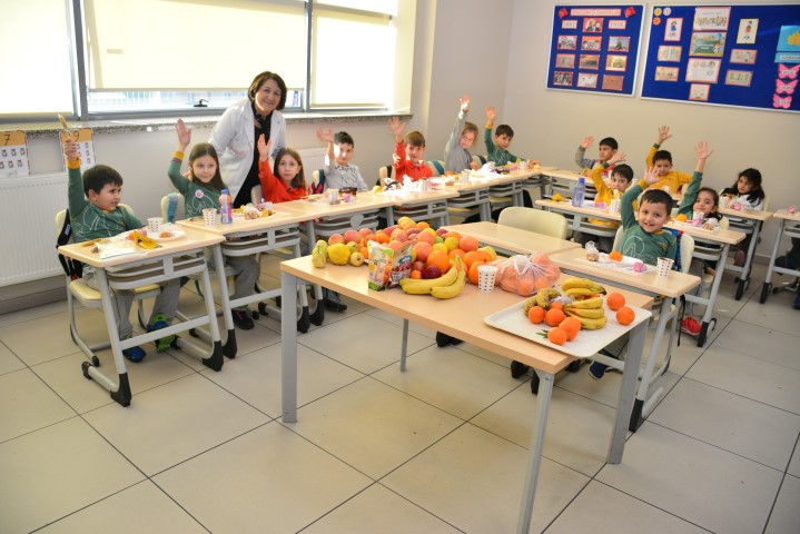 1. Sınıflarımız Sağlıklı Besleniyor...
