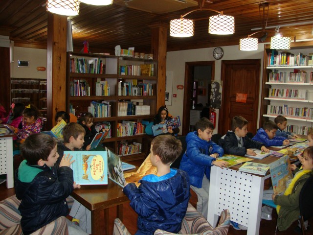 1.Sınıflar Misi Çocuk Kütüphanesi’nde…