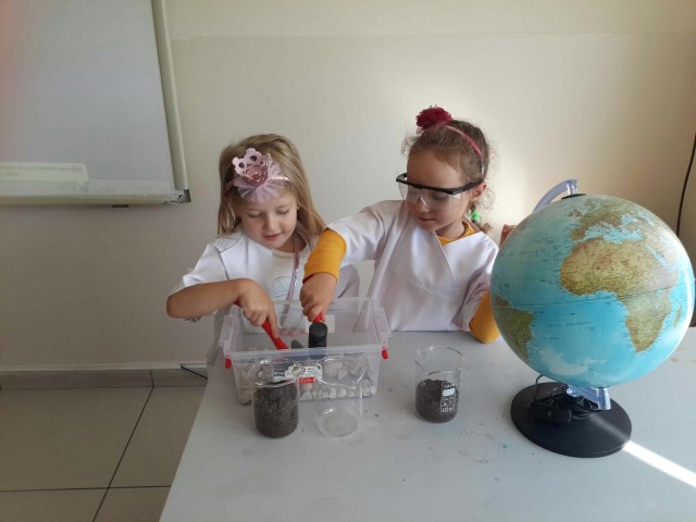  Bilim Çocukları Laboratuvarda “Toprağın Oluşumu”