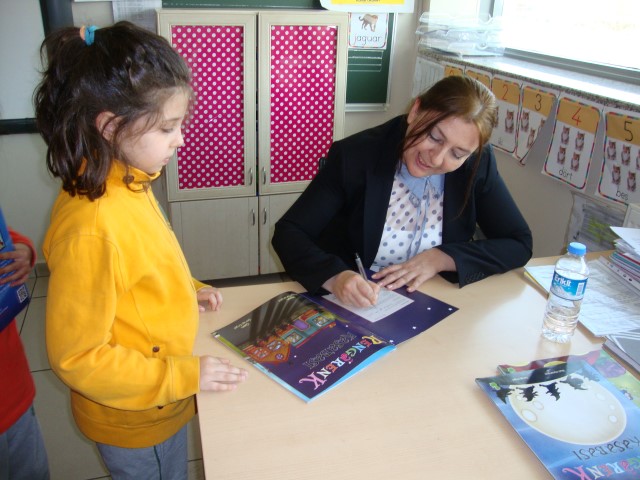 1. sınıflar Çocuk Kitabı Yazarı İlkay Marangoz ile buluştu...
